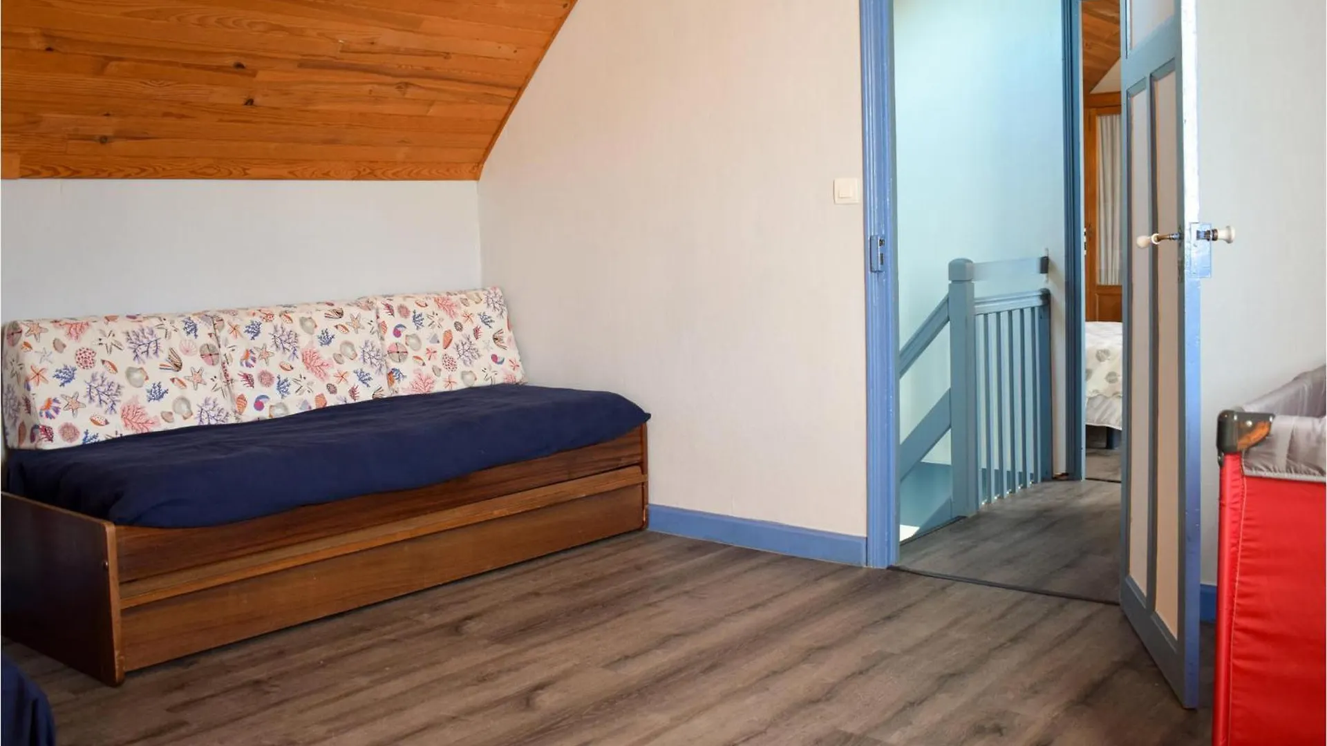 2 Bedroom Stunning Home In Pleubian Nyaraló